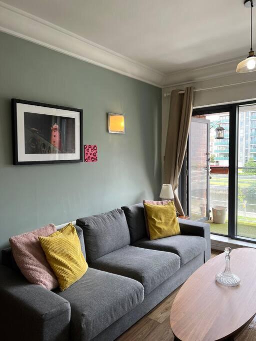 Apartmán Stylish Flat With River View Dublin Exteriér fotografie
